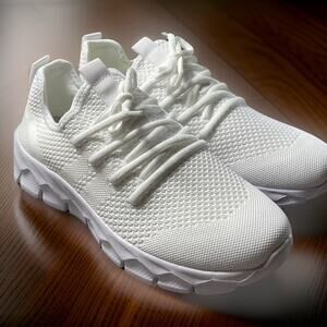 Ladies Sneakers White lace up walking Gym Comfy Fashion Shoes—size 9.5 M sku 115